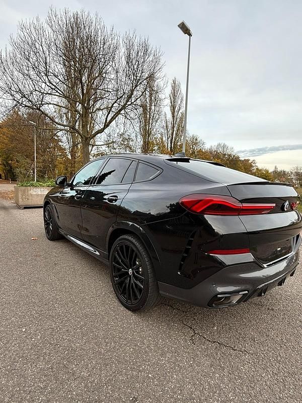 Gebraucht BMW X6 340 PS (250 kW) 2023 Schwarz SUV