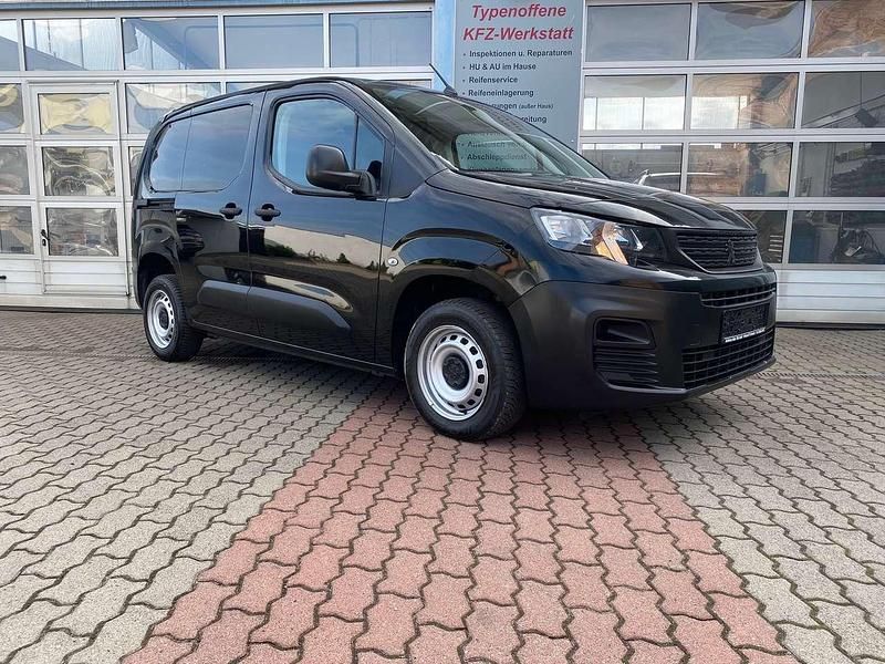 Gebraucht Peugeot Partner 102 PS (75 kW) 2022 Schwarz Van / Kleinbus