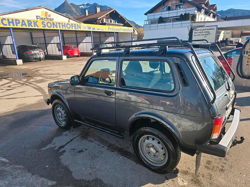 Gebraucht Lada niva 83 PS (61 kW) 2021 Grau SUV