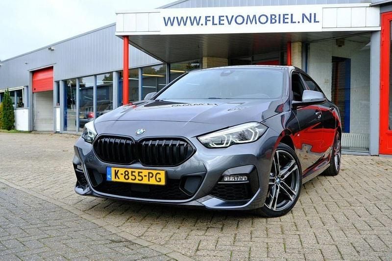 Grau Gebraucht 2021 BMW 218 Executive Coupé | 18.750 € (Fairer Preis) - Bild 1/4