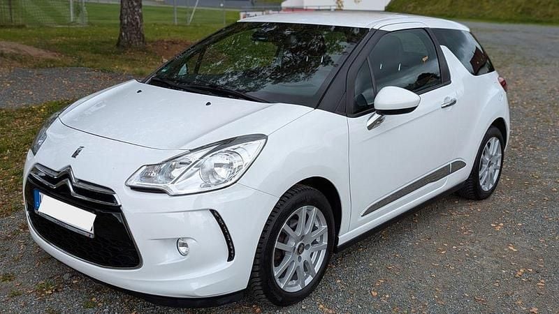 Weiß Gebraucht 2015 Citroën DS3 So Chic Kleinwagen | 7.350 € (Fairer Preis) - Bild 1/4