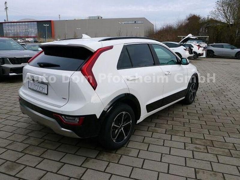 Gebraucht Kia Niro Spirit 141 PS (103 kW) 2024 Schneeweiß SUV