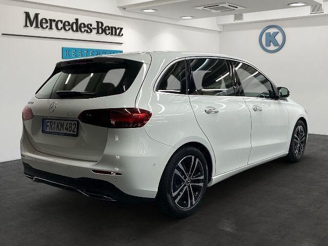 Gebraucht Mercedes B200 Progressive 150 PS (110 kW) 2025 Polarweiß Van / Kleinbus