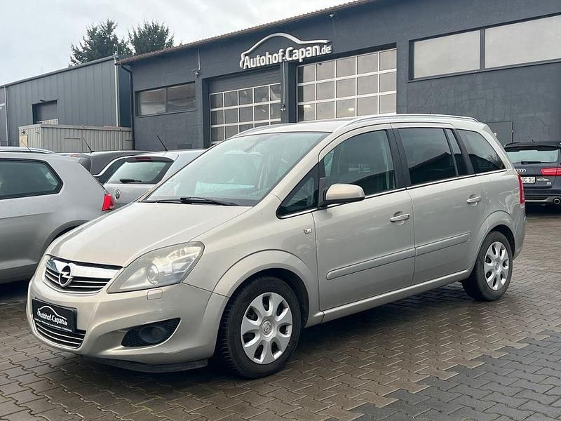 Pannacotta m2 Gebraucht 2009 Opel Zafira Innovation Van / Kleinbus | 3.499 € (Fairer Preis) - Bild 1/4