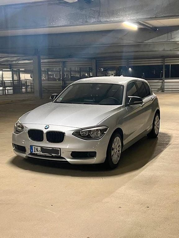 Silber Gebraucht 2012 BMW 116 Kleinwagen | 7.000 € (Guter Preis) - Bild 1/4
