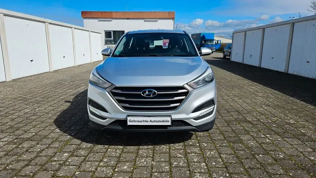 Gebraucht Hyundai Tucson 116 PS (85 kW) 2016 Silber SUV