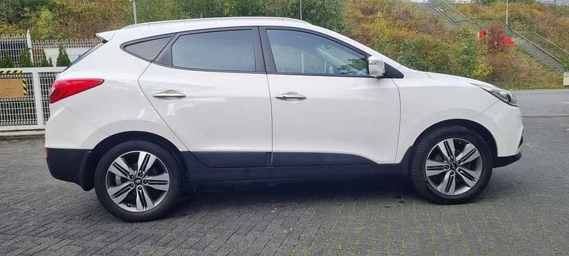 Weiß Gebraucht 2015 Hyundai ix35 SUV | 11.350 € (Fairer Preis) - Bild 1/4