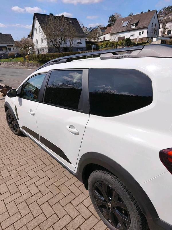 Gebraucht Dacia Jogger 110 PS (80 kW) 2022 Weiß Van / Kleinbus