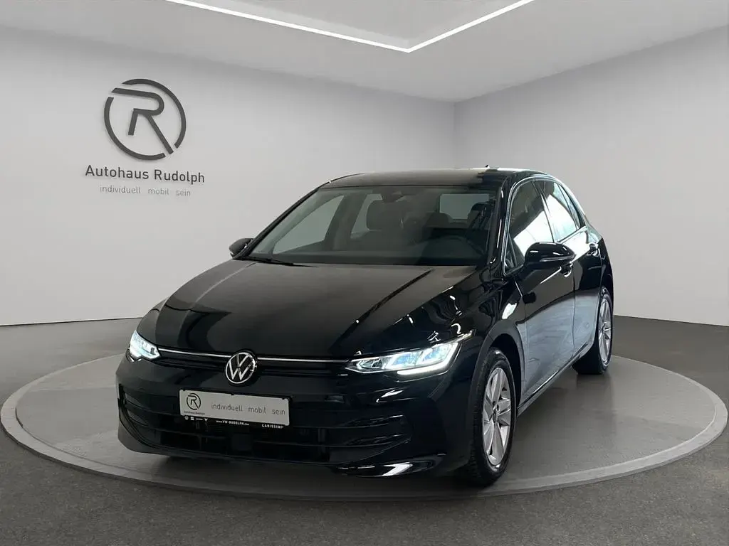 Gebraucht VW Golf VIII Life 116 PS (85 kW) 2025 Grenadillschwarz metallic (metallic) Limousine