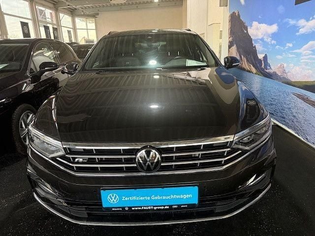Gebraucht VW Passat R-line 200 PS (147 kW) 2023 Grau metallic Kombi