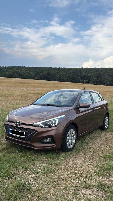 Braun Gebraucht 2019 Hyundai i20 Select Kleinwagen | 9.490 € (Guter Preis) - Bild 1/4