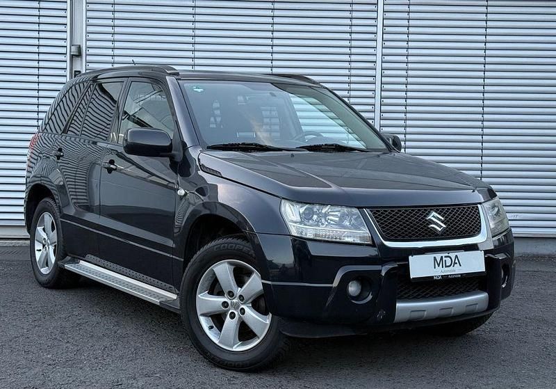 Schwarz Gebraucht 2007 Suzuki Grand Vitara Club SUV | 8.850 € (Teuer) - Bild 1/4