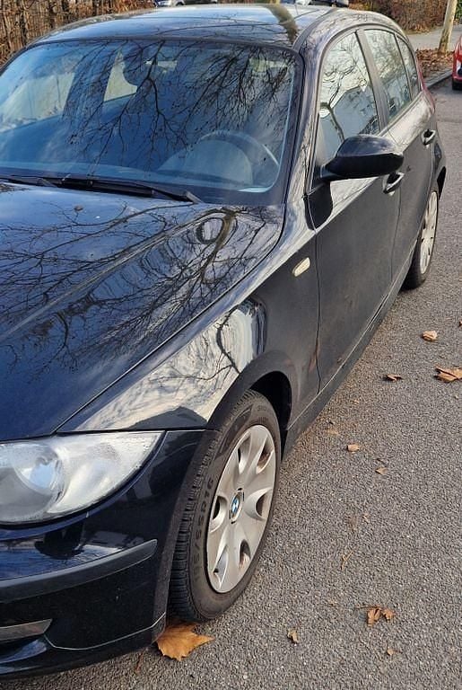 Gebraucht BMW 116 122 PS (89 kW) 2008 Schwarz Kleinwagen