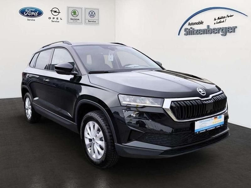 Neu Skoda Karoq Selection 150 PS (110 kW) 2025 Schwarzmagic perleffekt SUV