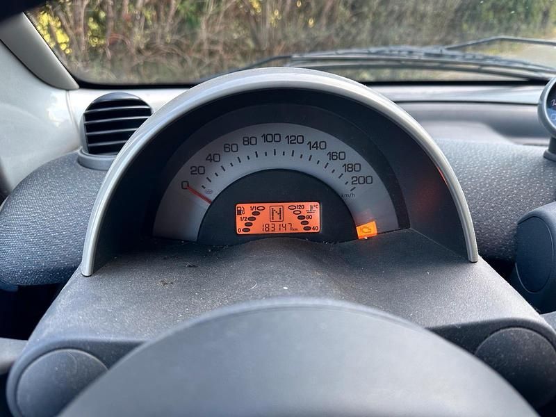 Silber Gebraucht 2001 Smart ForTwo Coupé Kleinwagen | 850 € - Bild 1/4