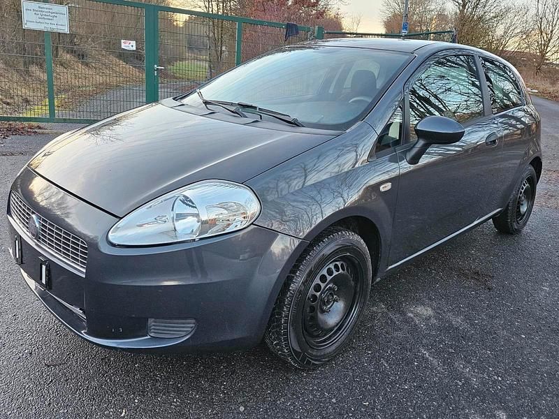 Grau Gebraucht 2009 Fiat Punto Kleinwagen | 1.990 € (Fairer Preis) - Bild 1/4