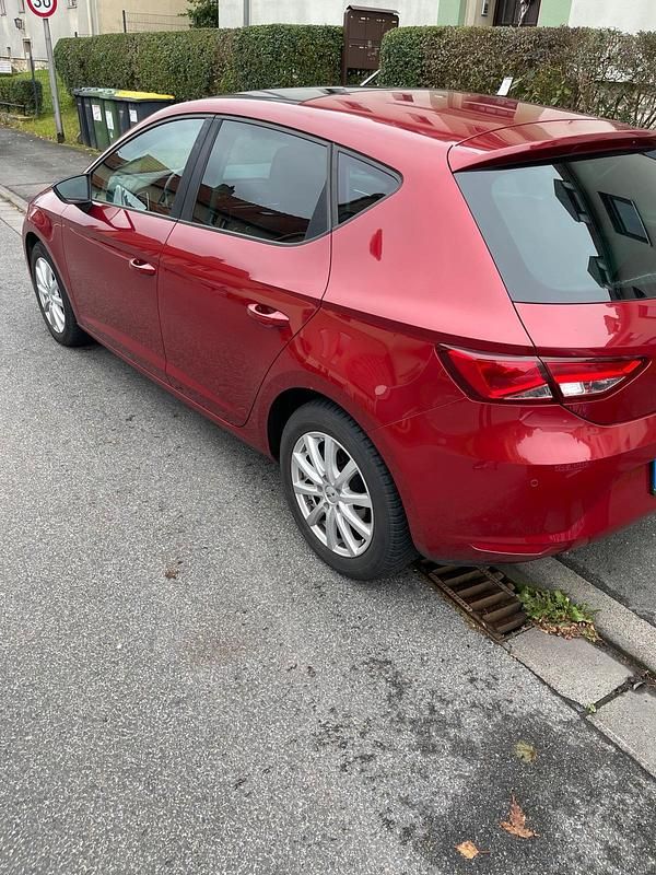 Gebraucht Seat Leon 105 PS (77 kW) 2014 Rot Kleinwagen