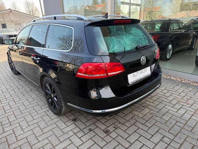 Gebraucht VW Passat Highline 140 PS (102 kW) 2013 Deep black perleffekt Kombi