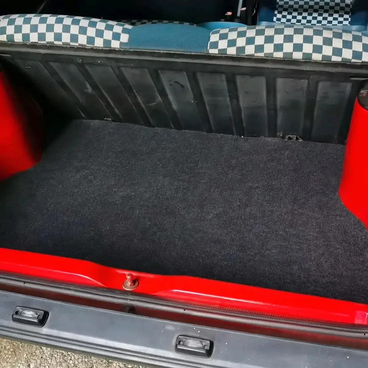 Gebraucht VW Polo 54 PS (39 kW) 1987 Rot Kleinwagen