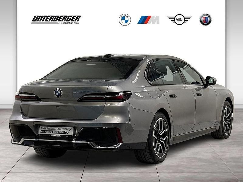 Gebraucht BMW 740 Executive 286 PS (210 kW) 2023 Oxidgrau Limousine