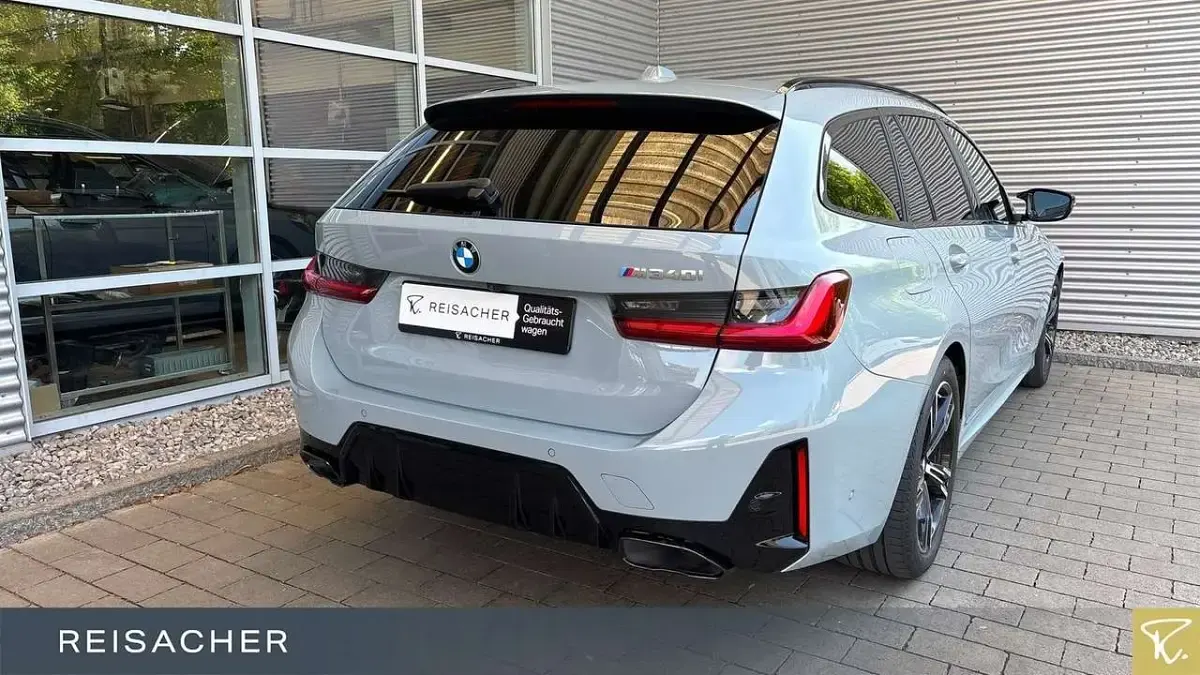Gebraucht BMW 340 374 PS (275 kW) 2025 M brooklyn grau metallic Kombi