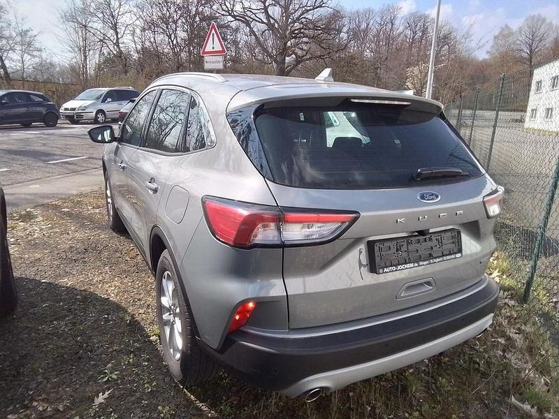 Gebraucht Ford Kuga Titanium 152 PS (111 kW) 2022 Silber SUV
