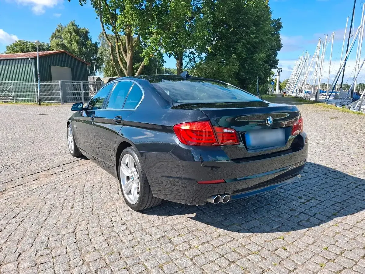 Gebraucht BMW 520 184 PS (135 kW) 2012 Schwarz Limousine