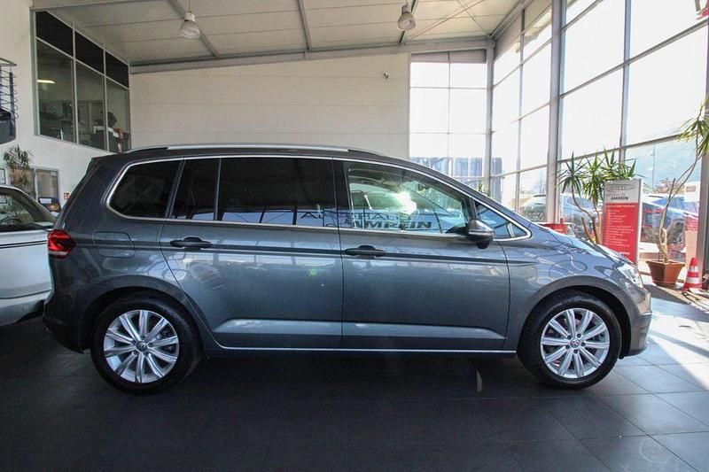 Gebraucht VW Touran Highline 179 PS (131 kW) 2016 Grau Van / Kleinbus