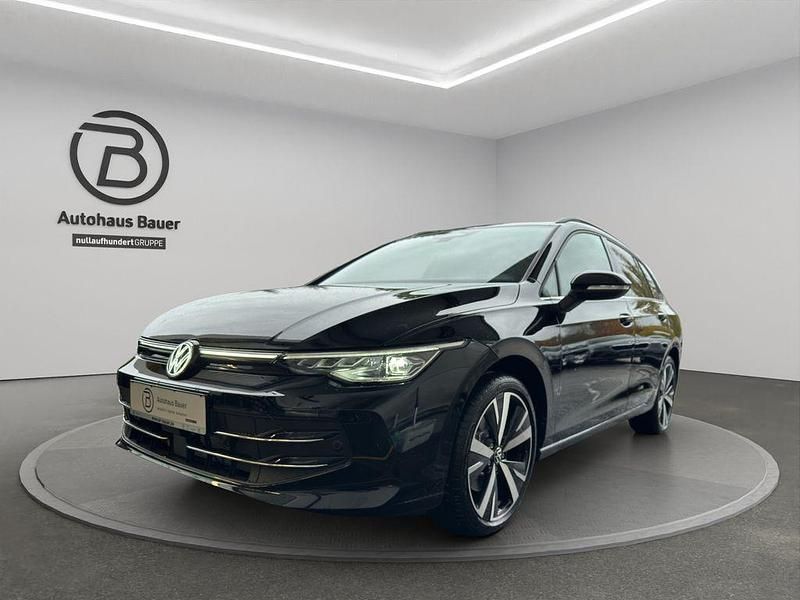Neu VW Golf VIII Style 150 PS (110 kW) 2025 Grenadillschwarz metallic Kombi