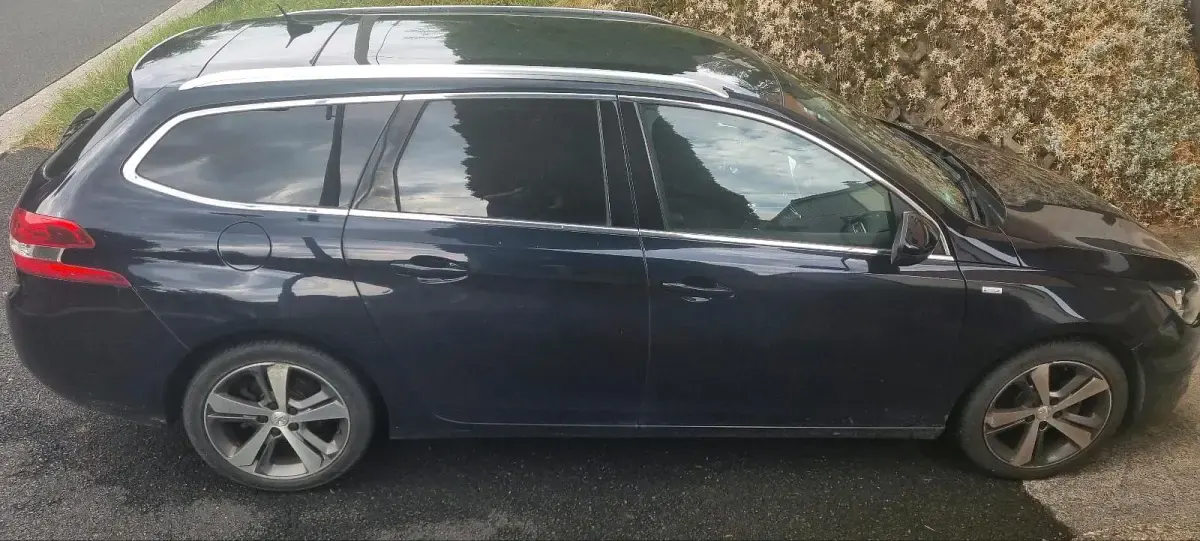 Gebraucht Peugeot 308 SW Style 120 PS (88 kW) 2015 Blau Kombi