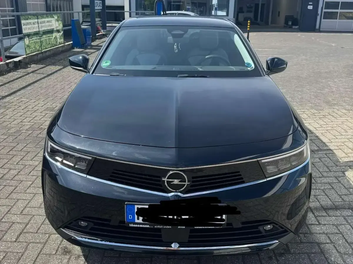 Gebraucht Opel Astra Edition 131 PS (96 kW) 2023 Schwarz Kleinwagen