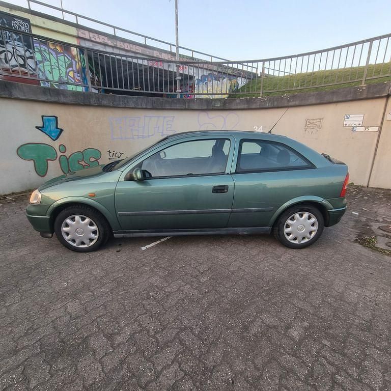 Gebraucht Opel Astra 101 PS (74 kW) 1998 Grün Limousine