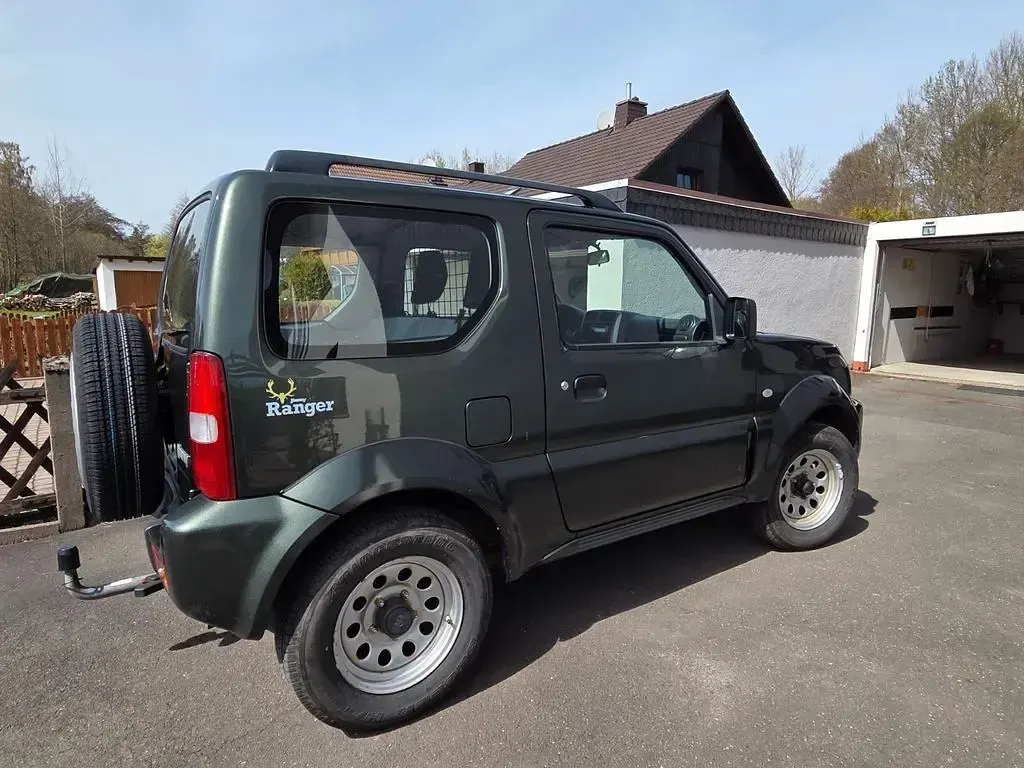 Gebraucht Suzuki Jimny Club 84 PS (61 kW) 2017 Grün SUV