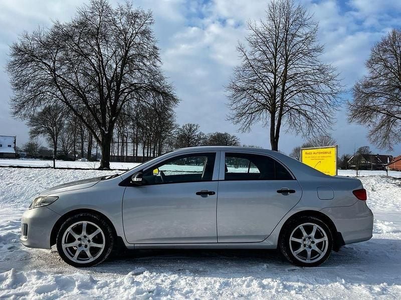 Gebraucht Toyota Corolla 132 PS (97 kW) 2013 Silber Limousine