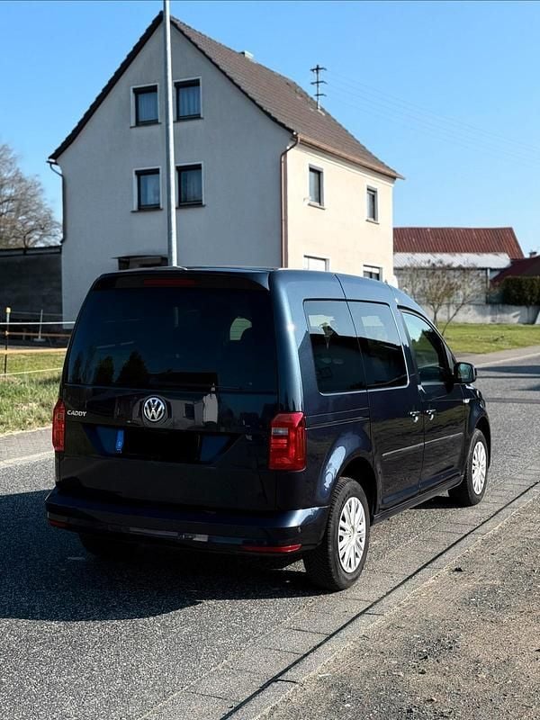 Second-hand VW Caddy 102 CP (75 kW) 2019 Albastru Monovolum