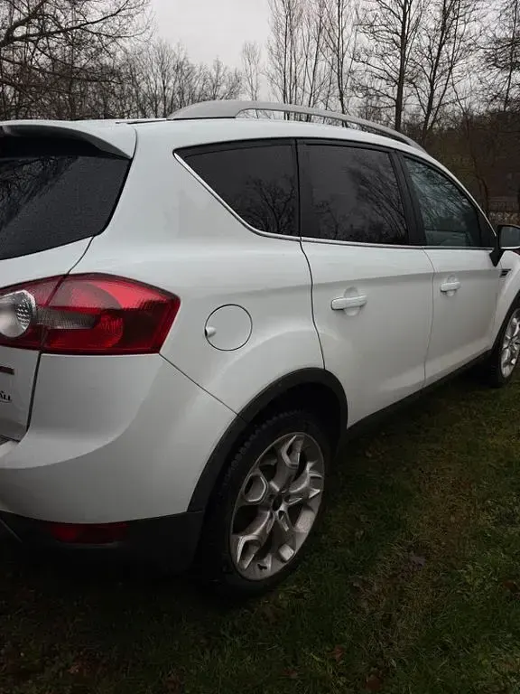 Gebraucht Ford Kuga Titanium 163 PS (119 kW) 2010 Weiß SUV