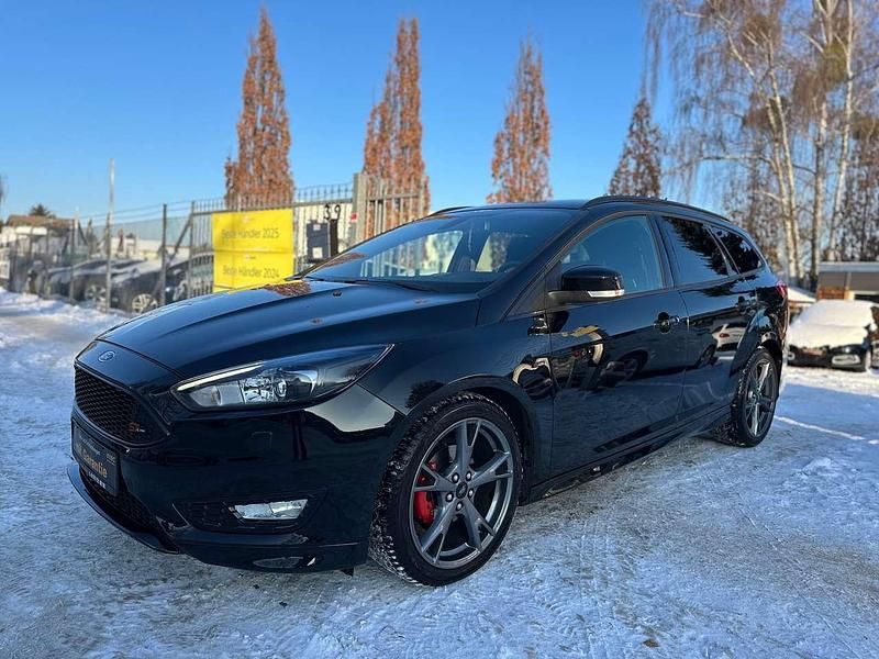 Schwarz Gebraucht 2018 Ford Focus ST-Line Kombi | 14.250 € (Fairer Preis) - Bild 1/4