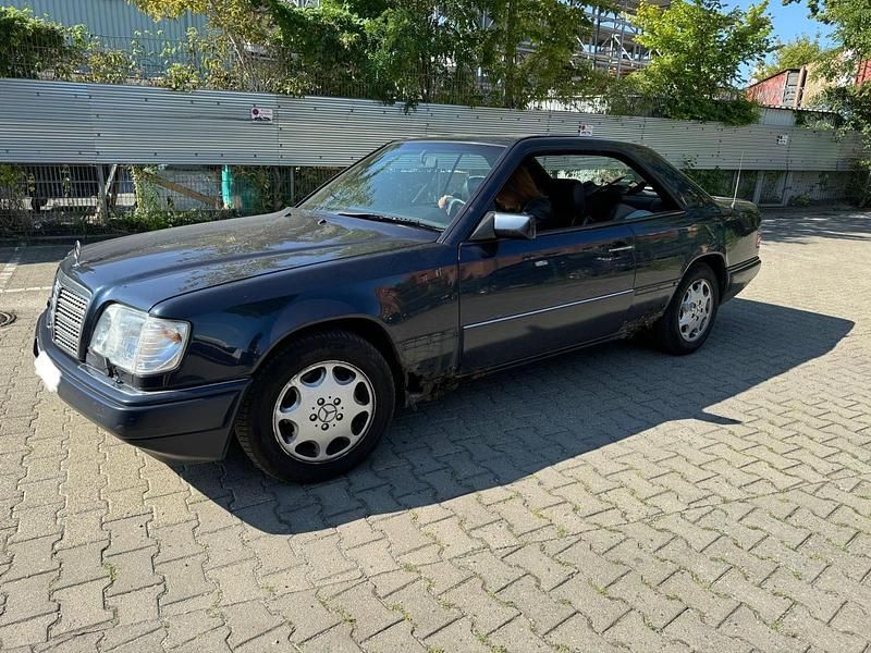 Gebraucht Mercedes E320 220 PS (161 kW) 1996 Blau Coupé