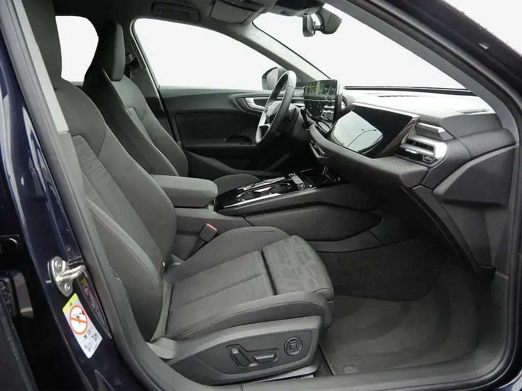 Gebraucht Audi A5 Sport 204 PS (150 kW) 2025 Firmamentblau metallic Kombi