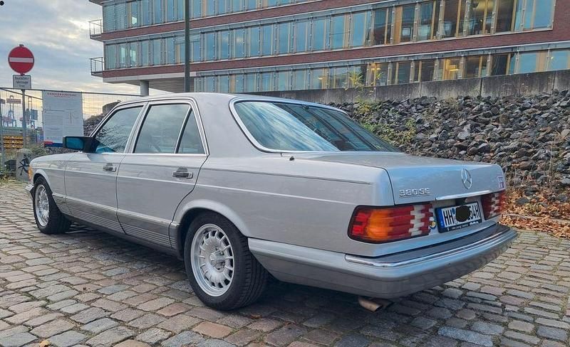 Gebraucht Mercedes 380 209 PS (153 kW) 1984 Silber Limousine