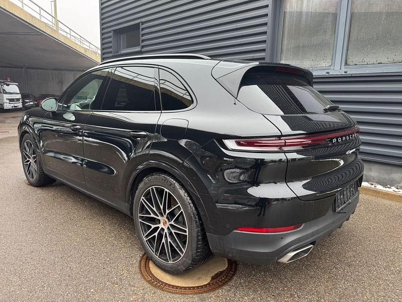 Gebraucht Porsche Cayenne 470 PS (345 kW) 2024 Schwarz SUV