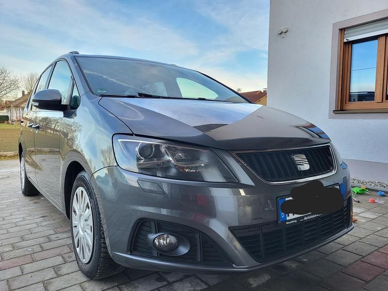 Grau Gebraucht 2012 Seat Alhambra Van / Kleinbus | 8.499 € (Fairer Preis) - Bild 1/4