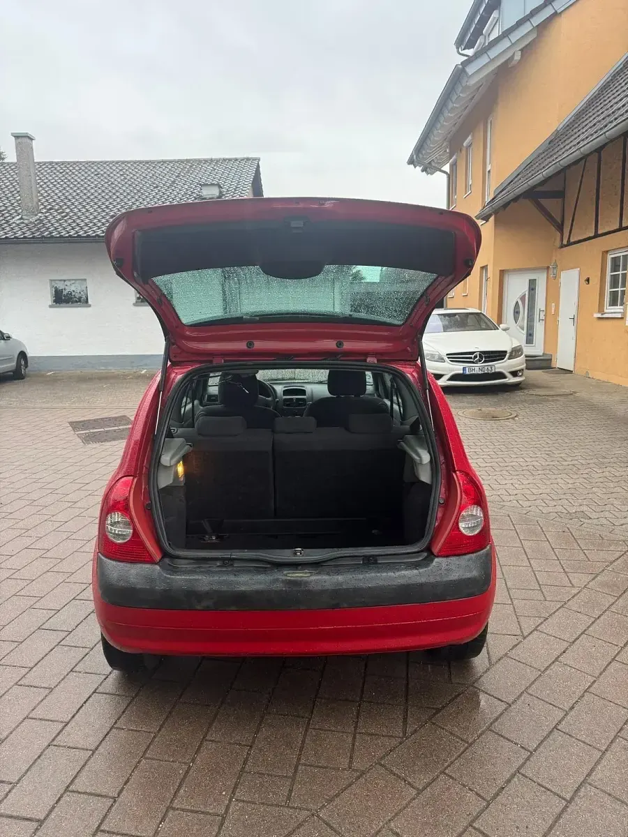 Gebraucht Renault Clio II 75 PS (55 kW) 2004 Rot Kleinwagen