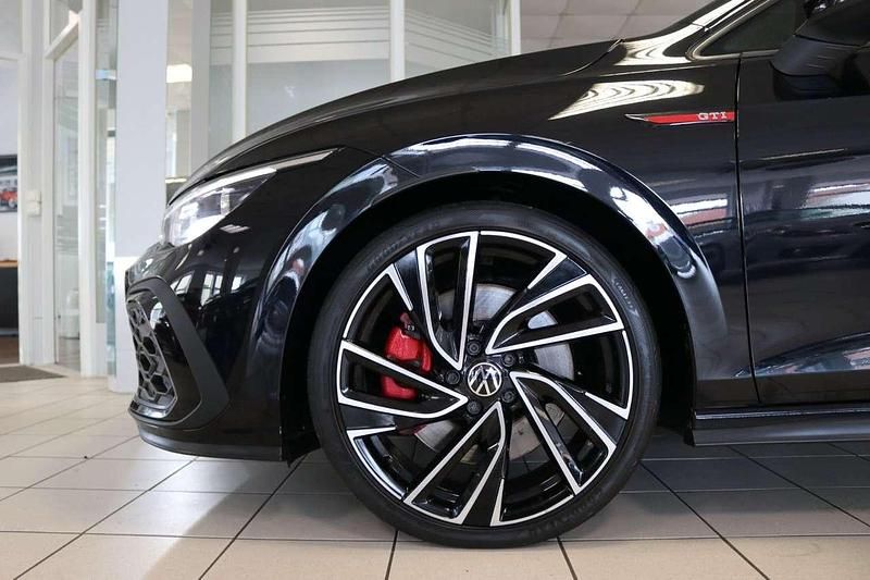 Gebraucht VW Golf VIII GTI 245 PS (180 kW) 2021 Schwarz Limousine