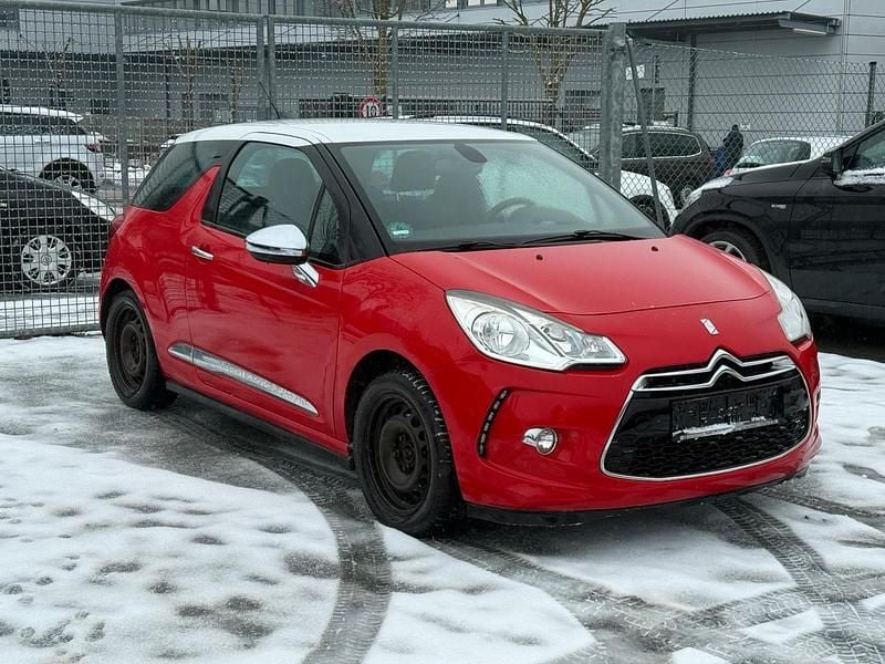 Rot Gebraucht 2011 Citroën DS3 Limousine | 2.900 € (Fairer Preis) - Bild 1/4