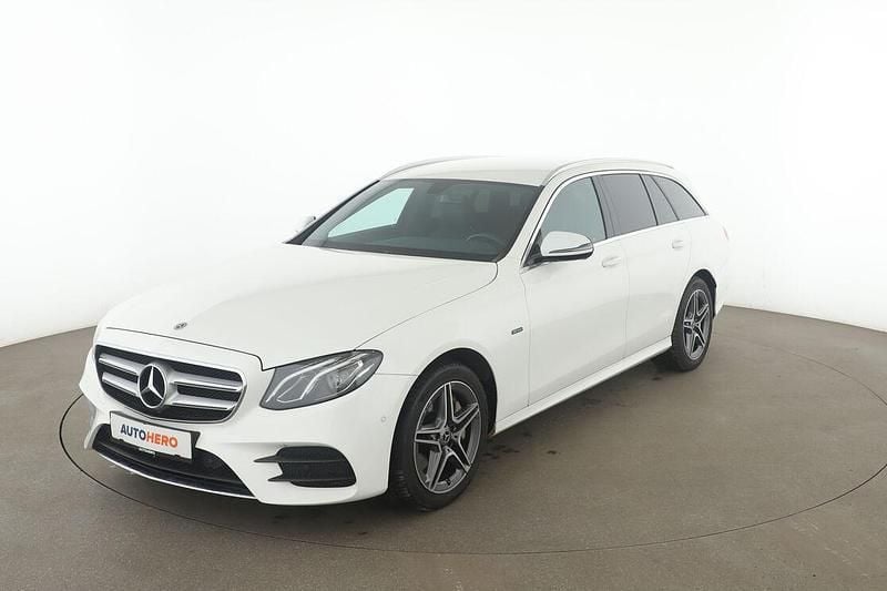 Gebraucht Mercedes E300 AMG line 122 PS (89 kW) 2019 Weiß Kombi