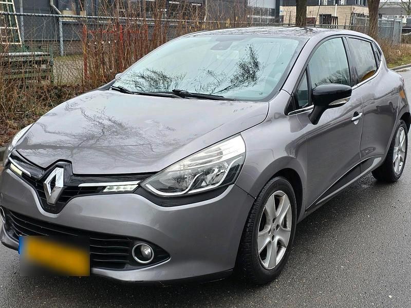 Gebraucht Renault Clio IV 90 PS (66 kW) 2014 Grau Kleinwagen