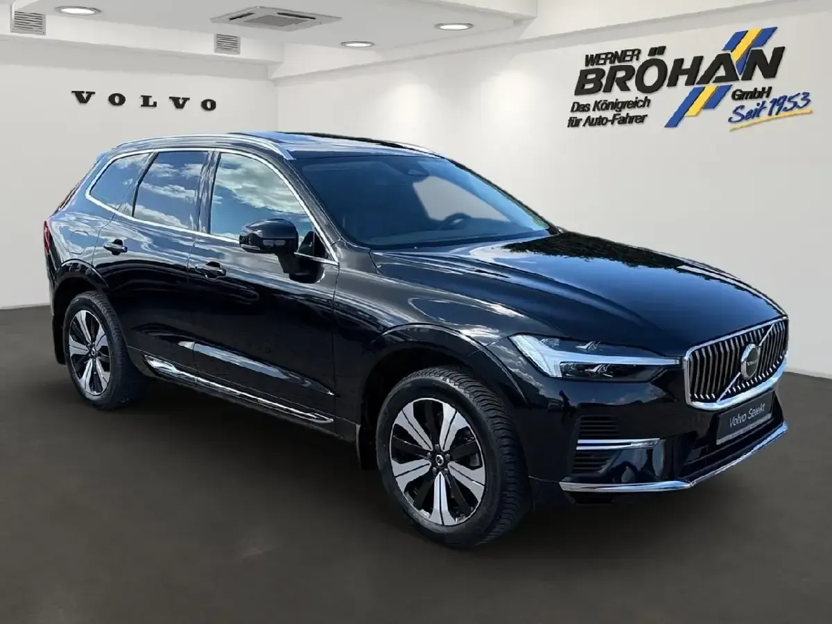 Gebraucht Volvo XC60 Plus 455 PS (334 kW) 2022 Onyx black metallic SUV