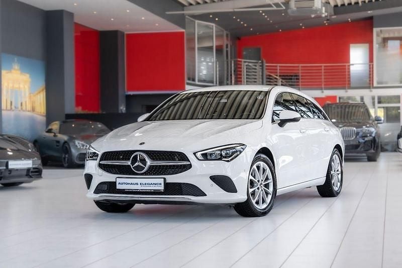 Polarweiss unilack Gebraucht 2020 Mercedes CLA250 Shooting Brake Business Kombi | 27.980 € (Guter Preis) - Bild 1/4
