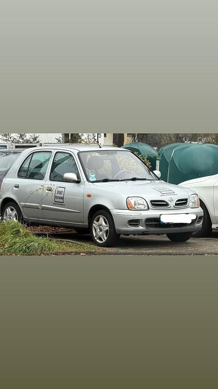 Silber Gebraucht 2002 Nissan Micra Kleinwagen | 1.500 € (Fairer Preis) - Bild 1/1